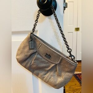 Coach, silver shoulder bag with silverish chain strap. good condition.